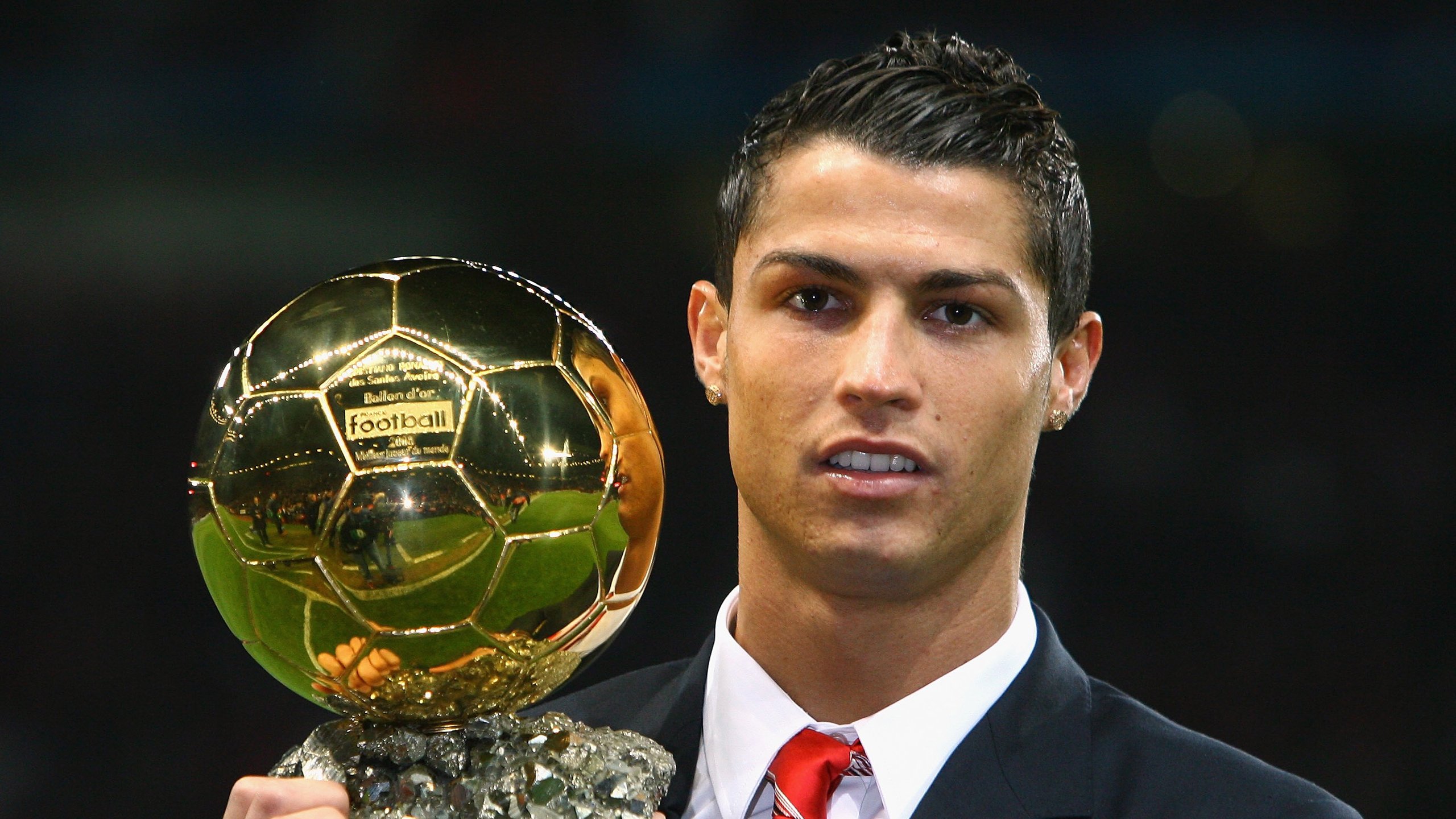 九游在线玩-瑞士马术协会授予皮乌斯·施维泽“年度最佳障碍赛骑手”称号。