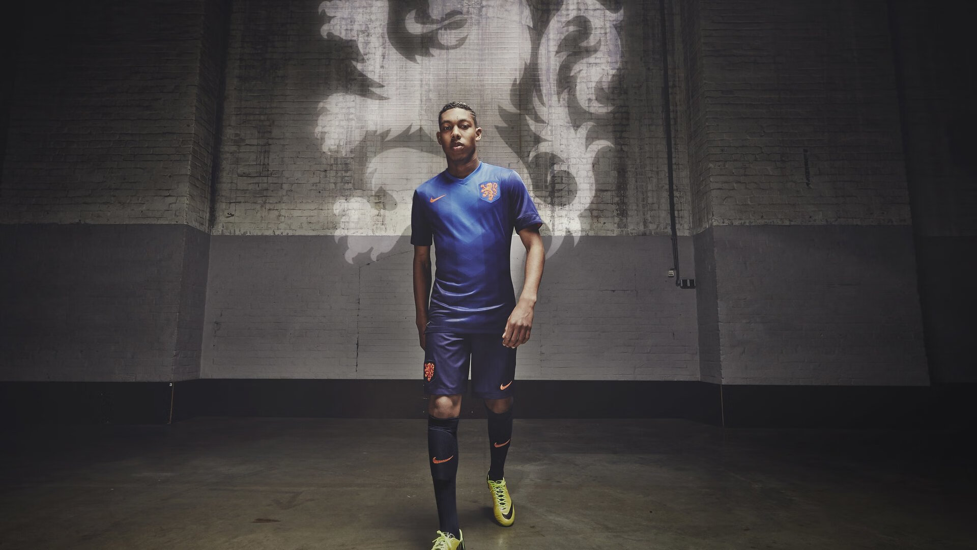 纪录之路:运动员持续刷新个人和联盟纪录,运动员破纪录